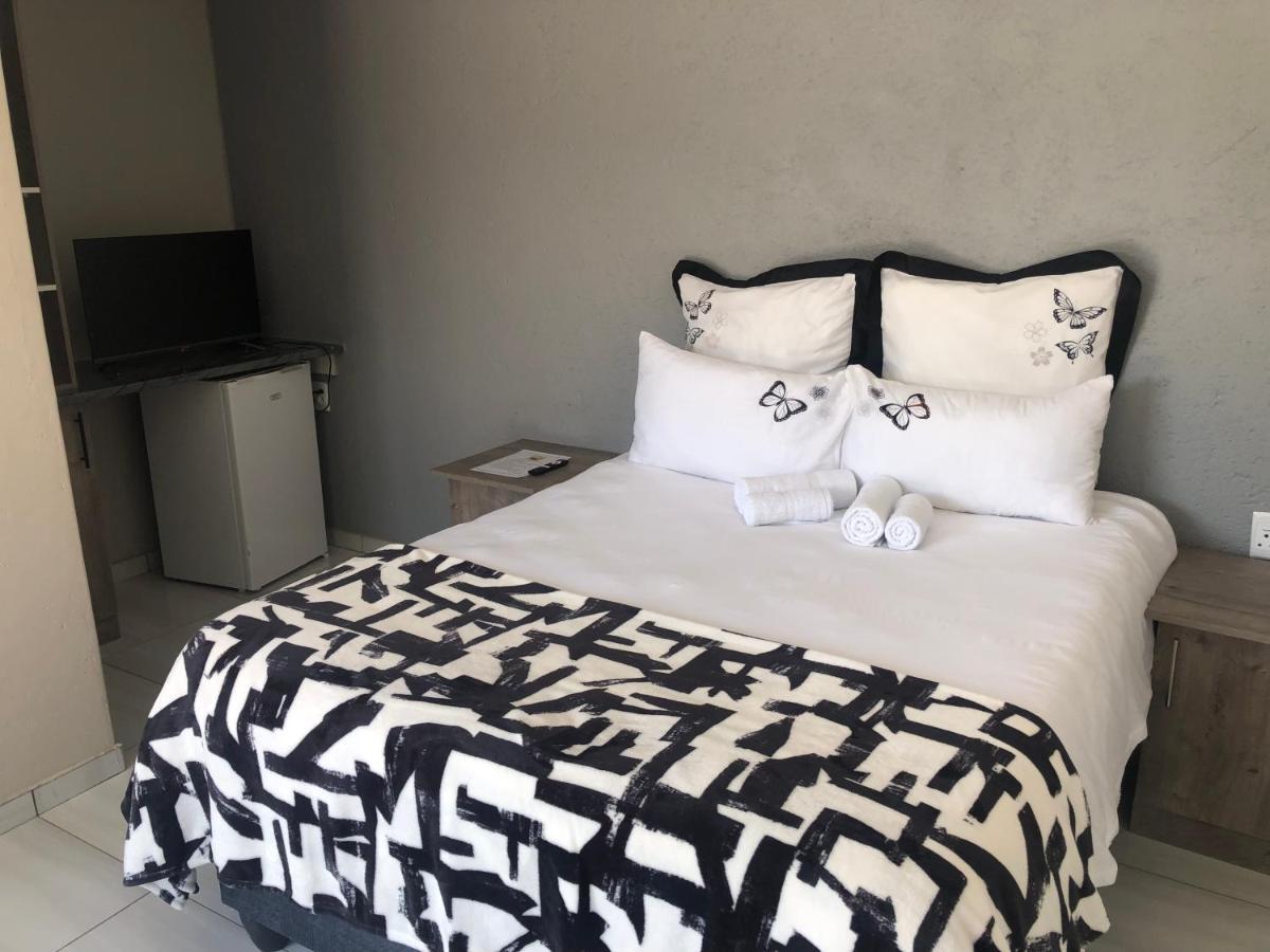 The Nest Overnight And Accommodation Usakos المظهر الخارجي الصورة